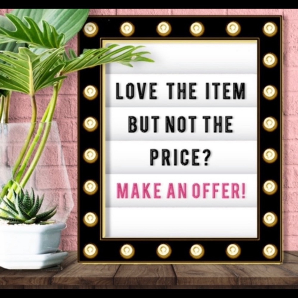 MAKE SOME OFFERS! Sales💓 I’m seeking my things to help pay off my student debt.